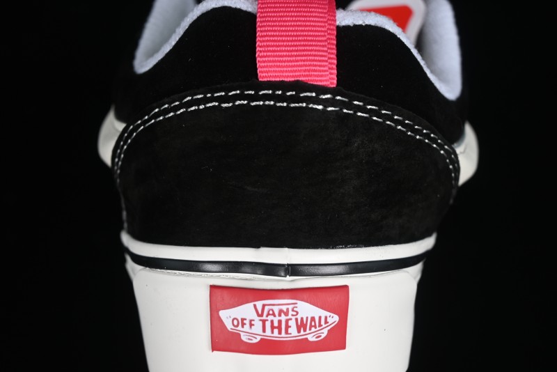 Vans Classics Knu Skool Retro Skate Shoes with Thickened Tongue and Oversized Toe - VN0009QCBLK