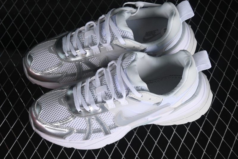 Nike Runtekk V2K Retro Low-Top Running Shoes with Cushlon Midsole and Distressed Effect - FD0736-104