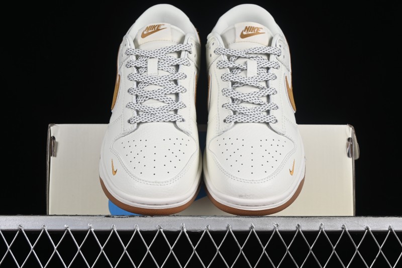 Supreme x Nike SB Dunk Low Anniversary Edition - XH0923-339