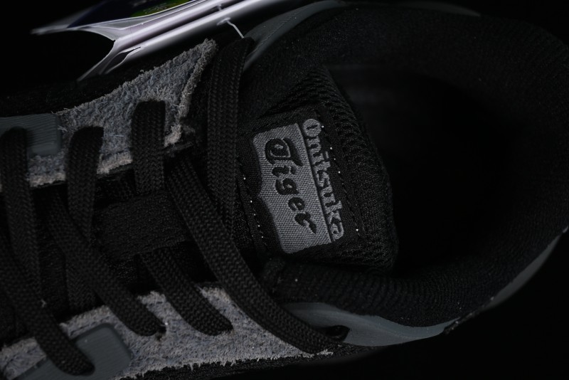 Onitsuka Tiger Moage Co Low-Top Running Shoes Comfortable Slip-Resistant Casual Sneakers - 1183B555-001