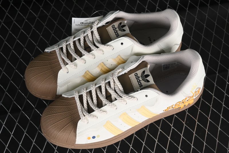 Adidas Superstar GW4440 Casual Sneakers with Shell Toe Design - GW4440