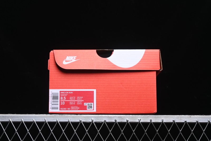 Nike Runtekk V2K Low-Top Retro Running Shoes with Cushlon Foam and Distressed Midsole - HQ1582-001
