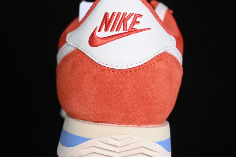 Nike Classic Cortez Leather Retro Running Shoes - DZ2795-601