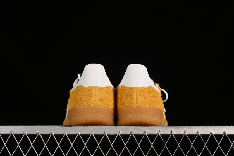 Adidas Originals Gazelle Indoor Retro Casual Sneakers with Slip-Resistant and Durable Low-Top Design - HQ8716