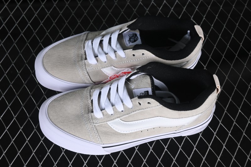Vans Knu Skool Low-Top Retro Chunky Sneakers - VN0009QCBLK