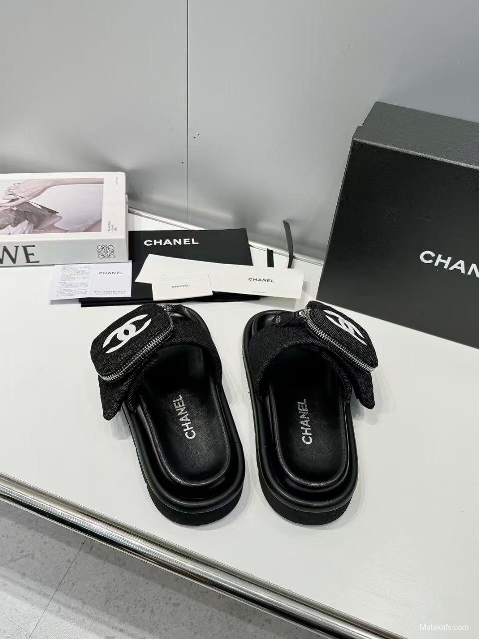 2025 Slippers Chanel Black Fabric Slippers
