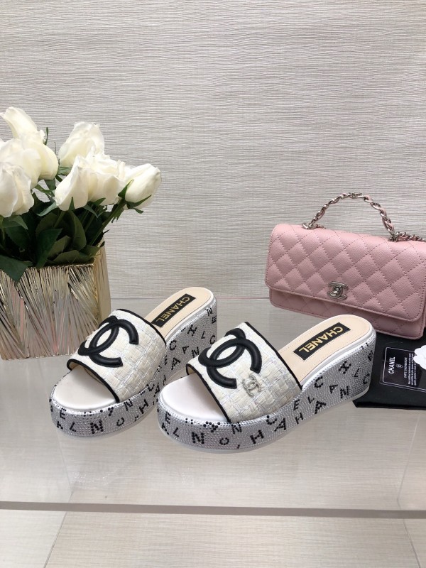 2025 Slippers Chanel White Black Fabric Platform Logo LY00320