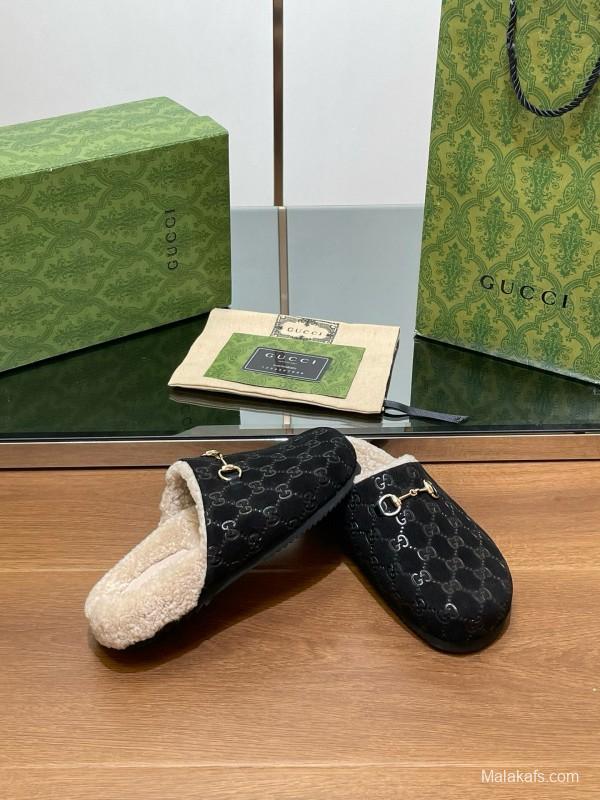 2024 Slippers Gucci Black Shearling GG Pattern