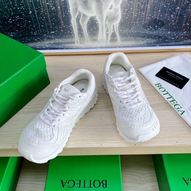 2025 Unisex Bottega Veneta White Lightweight Mesh Runner Sneakers LY00310
