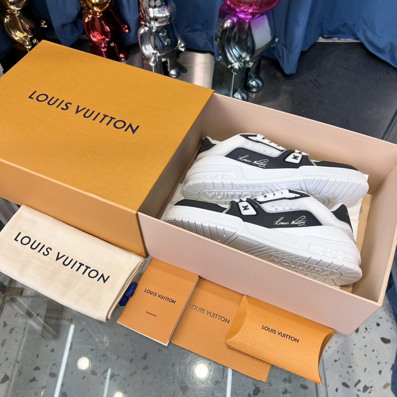 2025 Unisex Louis Vuitton White Black Calf Leather Sneakers LV Trainer