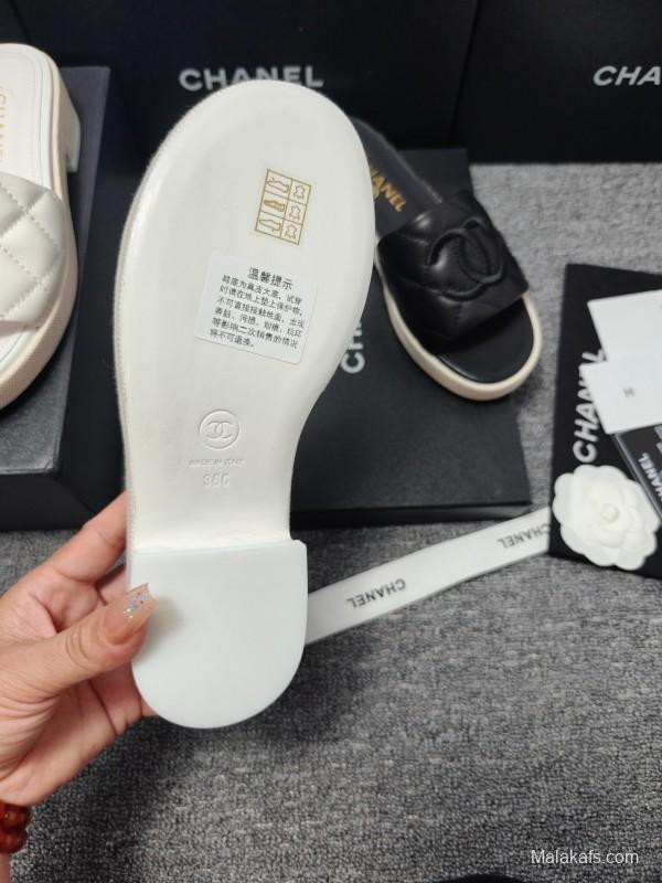 2025 Slippers Chanel Black Leather Slippers