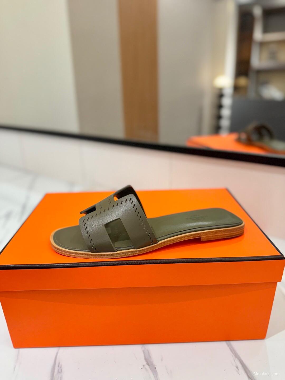 2025 Women Hermès Khaki Leather Slippers KFY00260