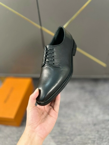 2024 Men Louis Vuitton Black Leather Formal Shoes MJ00380