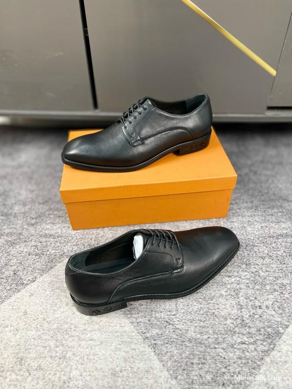 2024 Men Louis Vuitton Black Leather Dress Shoes MJ00380