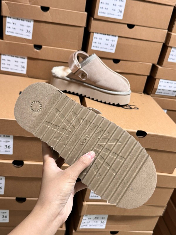 2024 Women UGG Sand Suede Slippers MJ00170