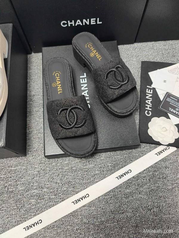 2025 Slippers Chanel Black Fabric Slippers