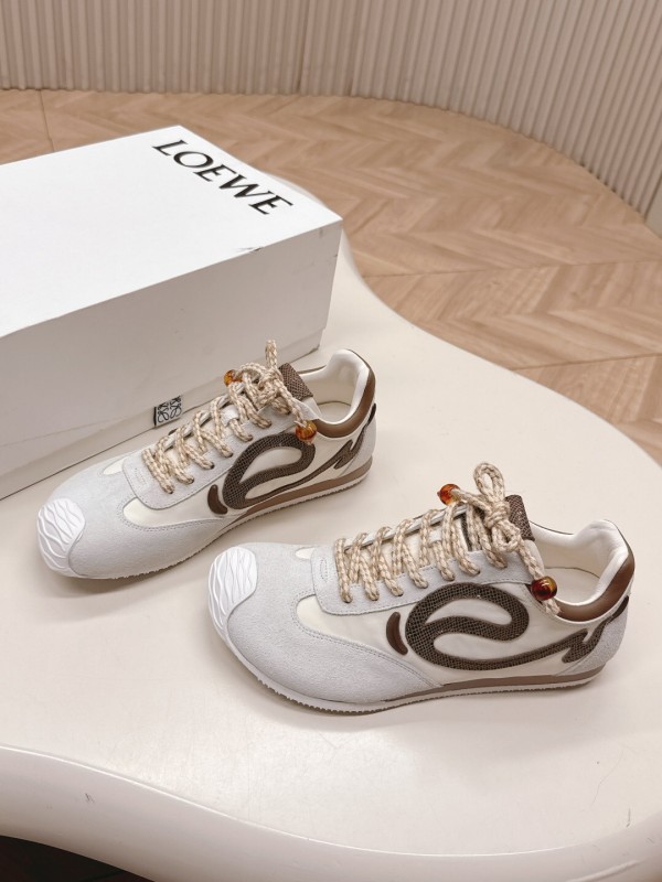 2025 Unisex Loewe Cream Suede Casual Sneaker With Embroidered Detailing KFY00300
