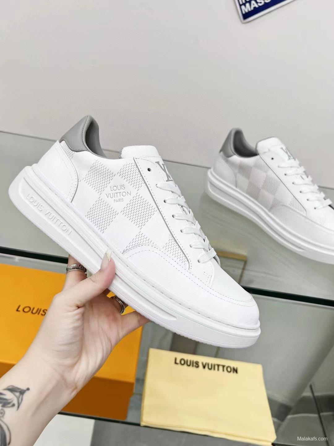 2024 Men Louis Vuitton White Grey Leather Sneakers MJ00330