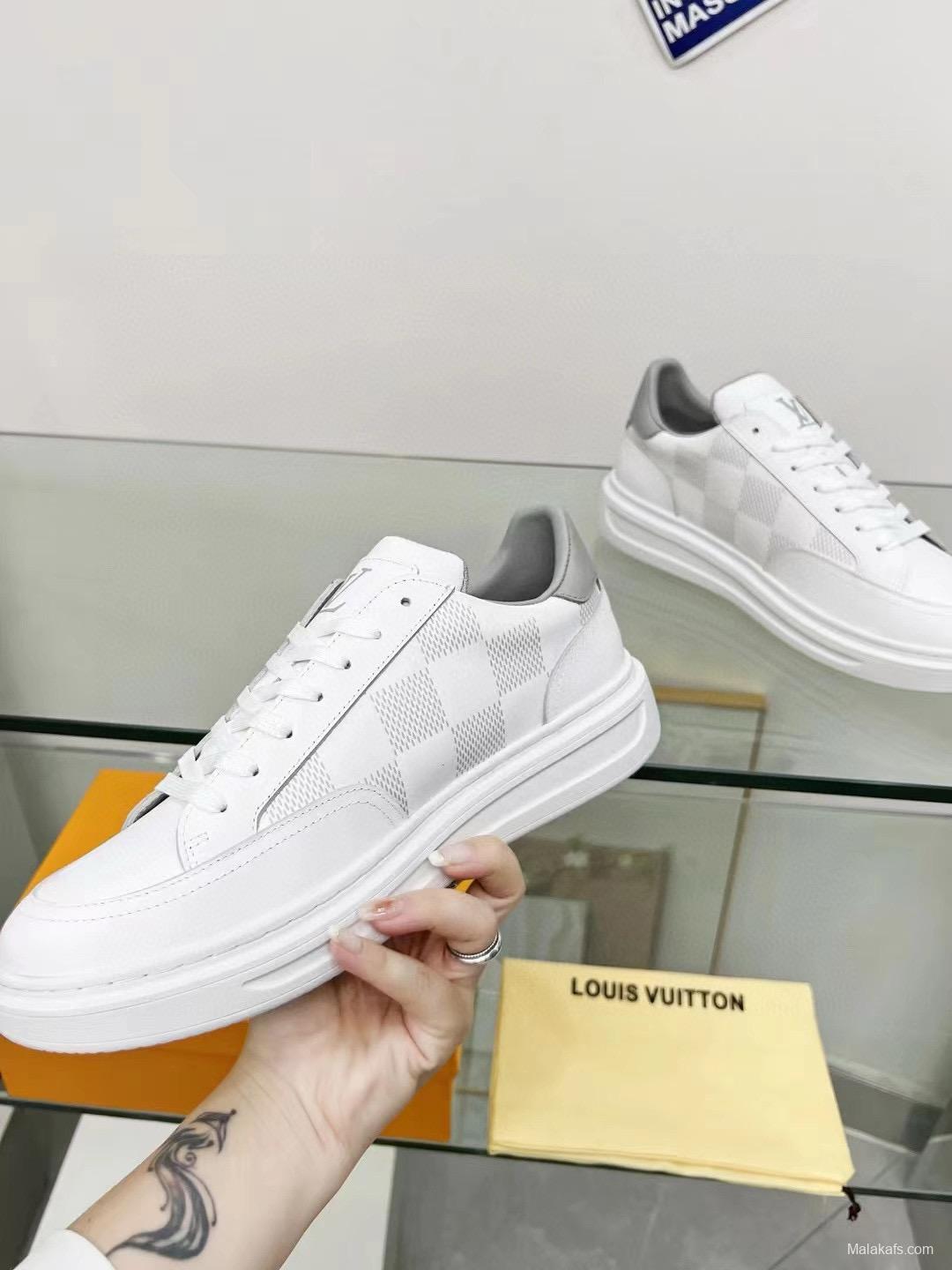 2024 Men Louis Vuitton White Grey Leather Sneakers MJ00330