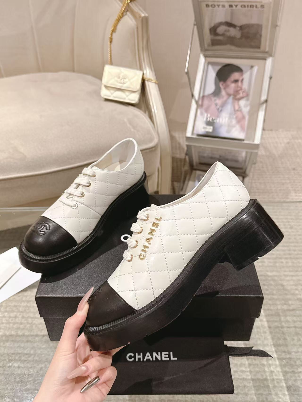 2025 Women Chanel White Black Leather Sneakers