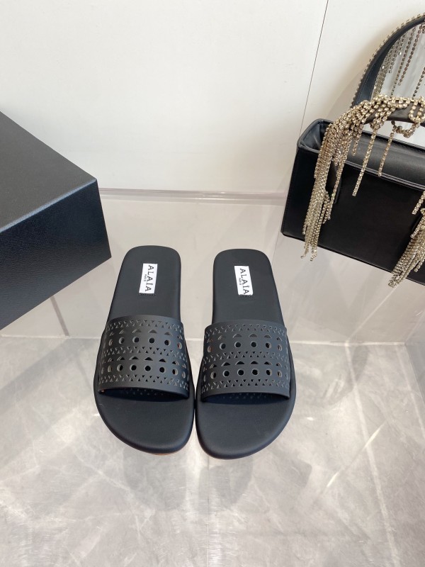 2025 Alaa Black Leather Slippers KFY00280