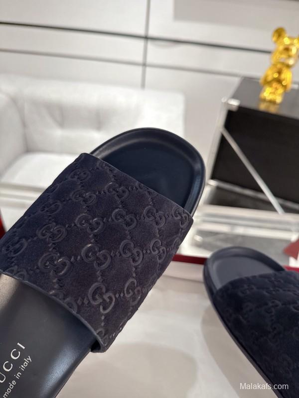 2025 Unisex Gucci Black Velvet Slippers GG Embossed AS00240
