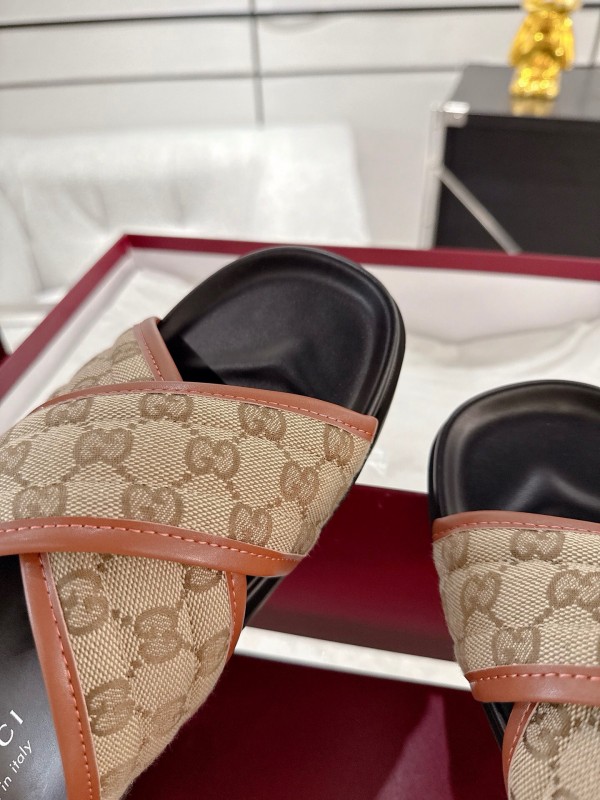 2025 Unisex Gucci Beige Brown Canvas Leather Slippers Double G Embossed AS00240
