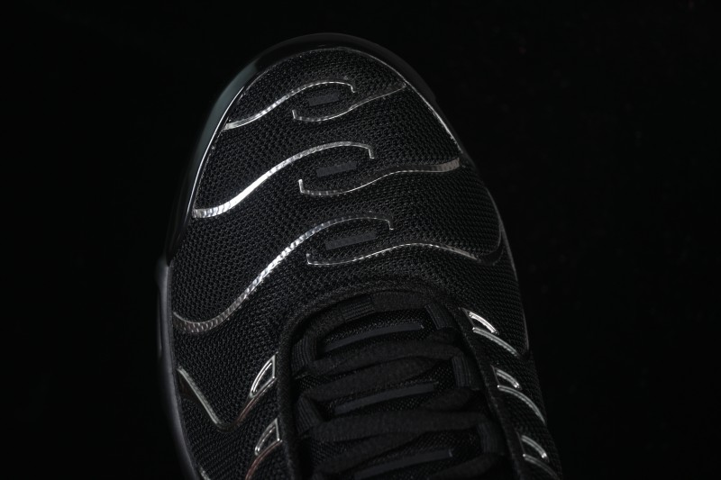 Nike Air Max Plus Retro Running Shoes with Air Cushion Technology - HJ9743-001