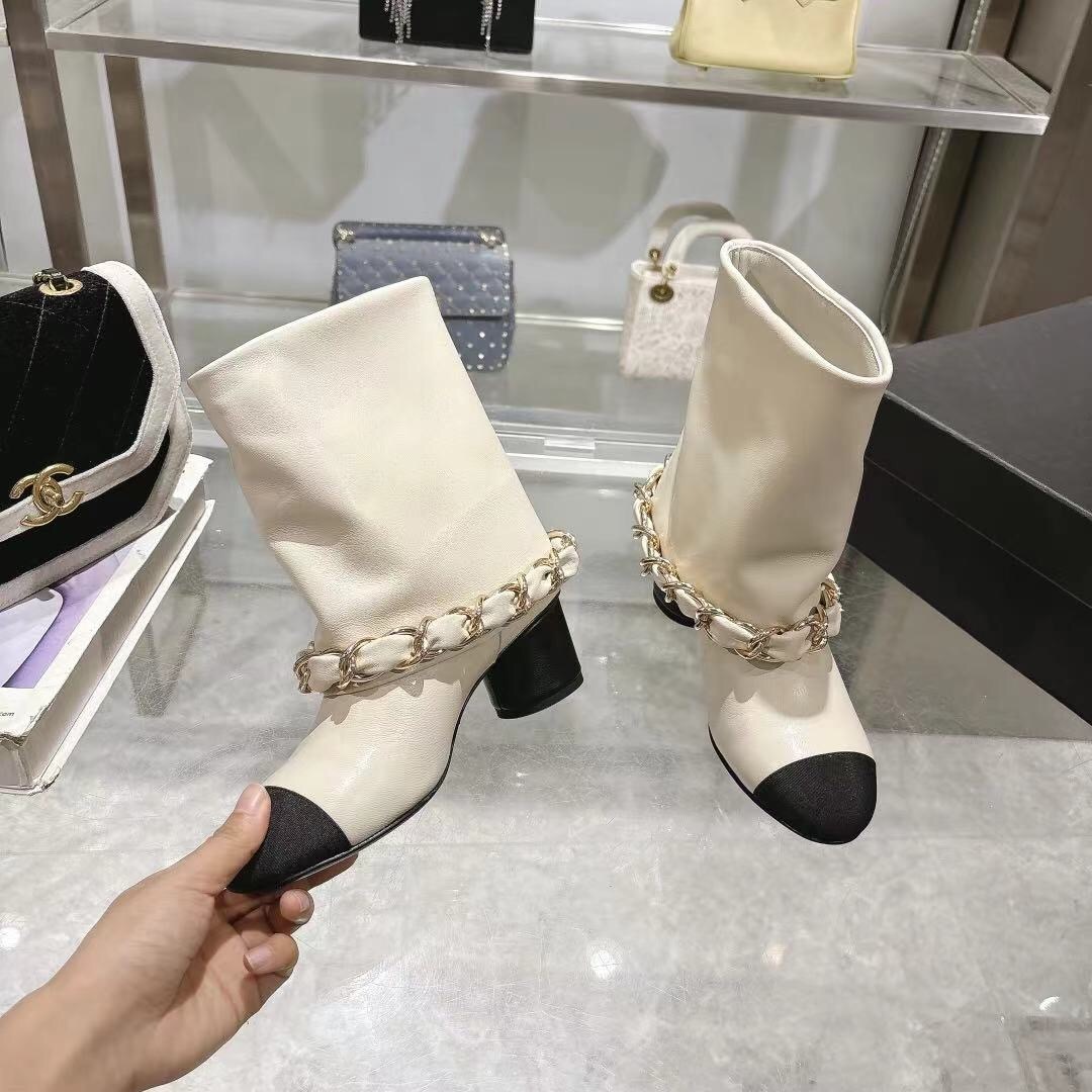 Chanel 2025 SS Runway Turn-Cuff Large Chain Block Heel Boots - LY00410