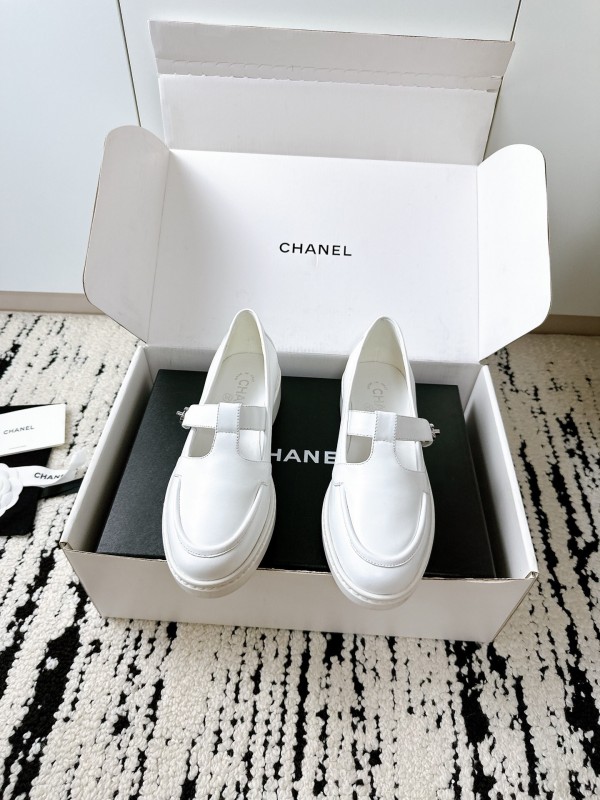 Chanel 2025 SS Loafers Classic Elegant Design - KFY00320