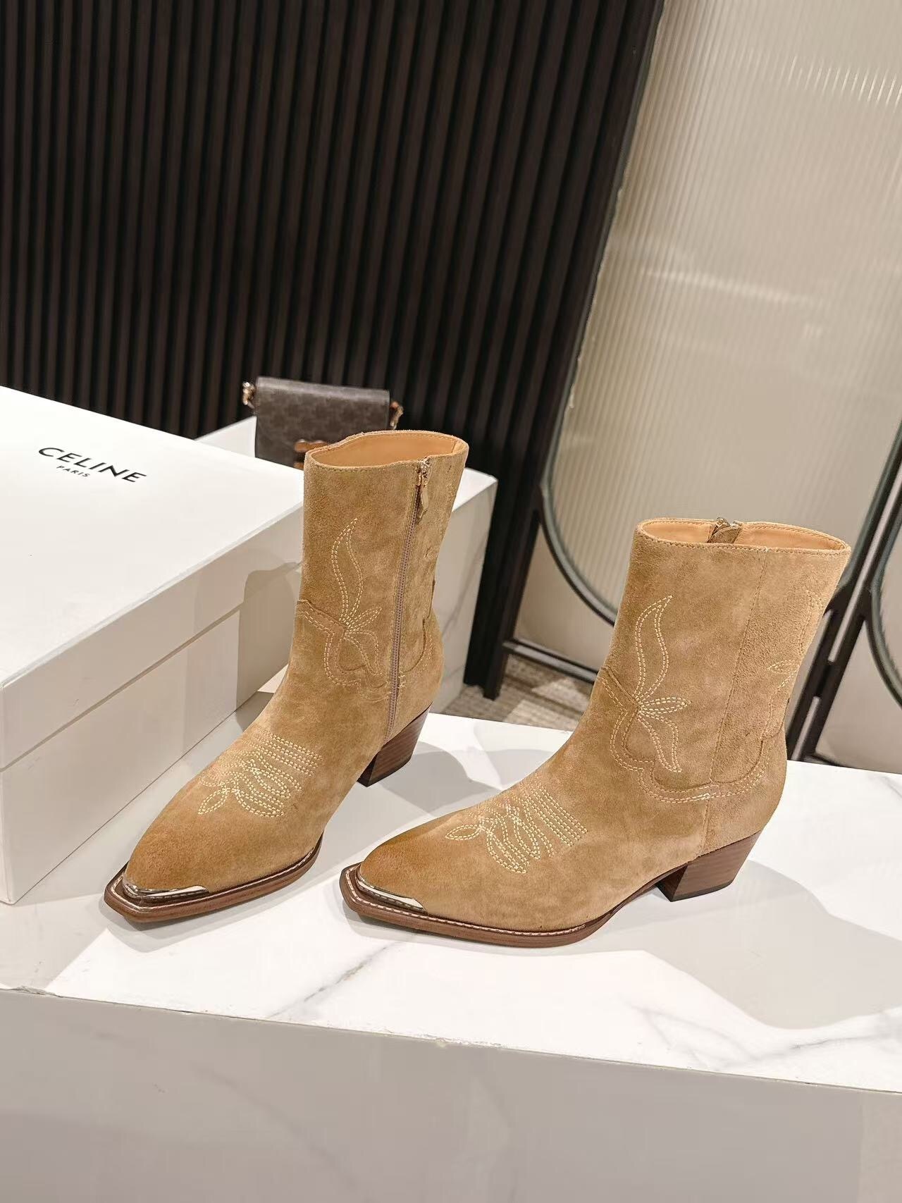 CELINE Fall/Winter 2025 Retro Fashion Ankle Boots - LY00440