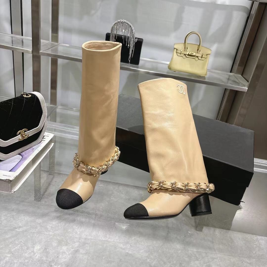Chanel 2025/SS Autumn/Winter Runway Turned-Cuff Large Chain Block Heel Boots - LY00510
