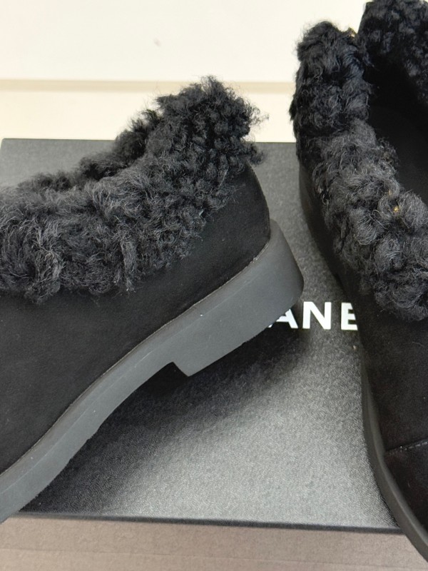 Chanel 25K Series Two-Tone CC Fur Snow Boots - KFY00270