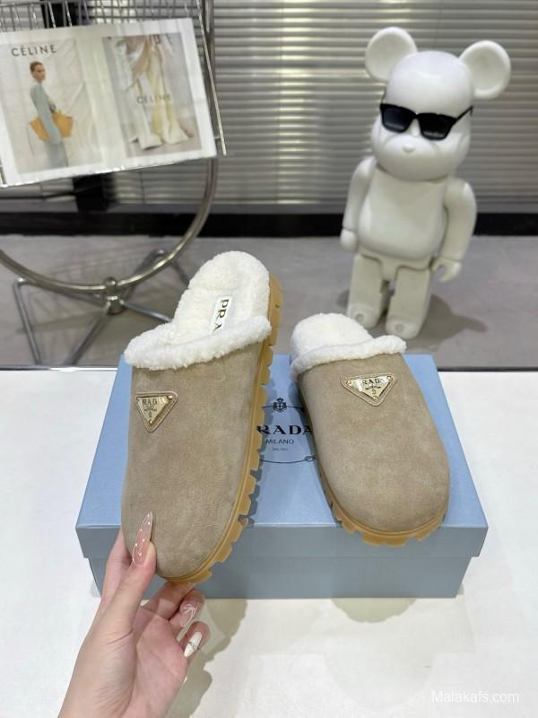 Prada 2025 Fall Winter New Fur Mule Triangle Buckle Bread Toe Half Slipper - KFY00270
