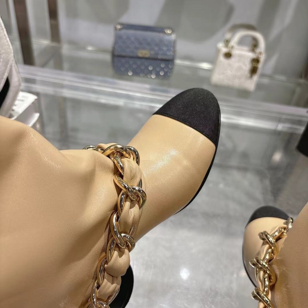 Chanel 2025/SS Runway Turn-Cuff Large Chain Strap Block Heel Boots - LY00410