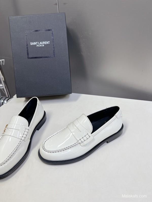 Saint Laurent Classic Loafer Flats - KFY00350