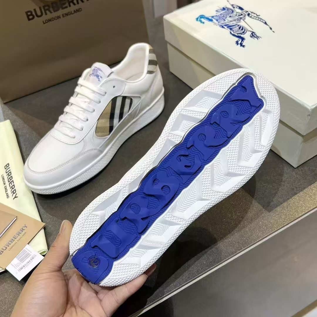 Burberry 2025/SS Italian-Made Sneakers with Equestrian Knight Label - KFY00300