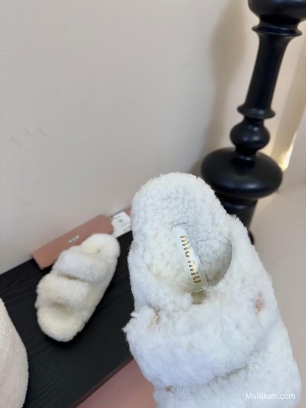 Miu Miu Spring/Summer 2025 Fur Slides - KFY00310