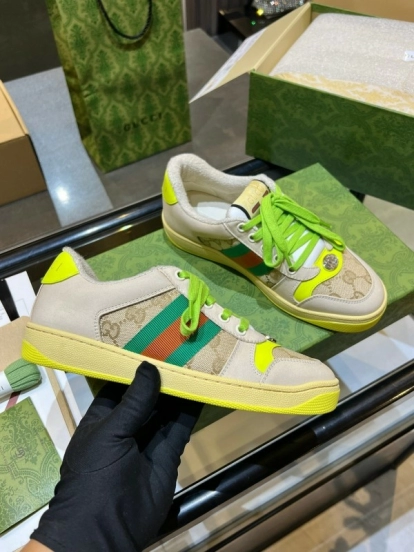 Gucci Distressed Sneakers 2025 SS Retro Design with Metal GG Logo - AS00270