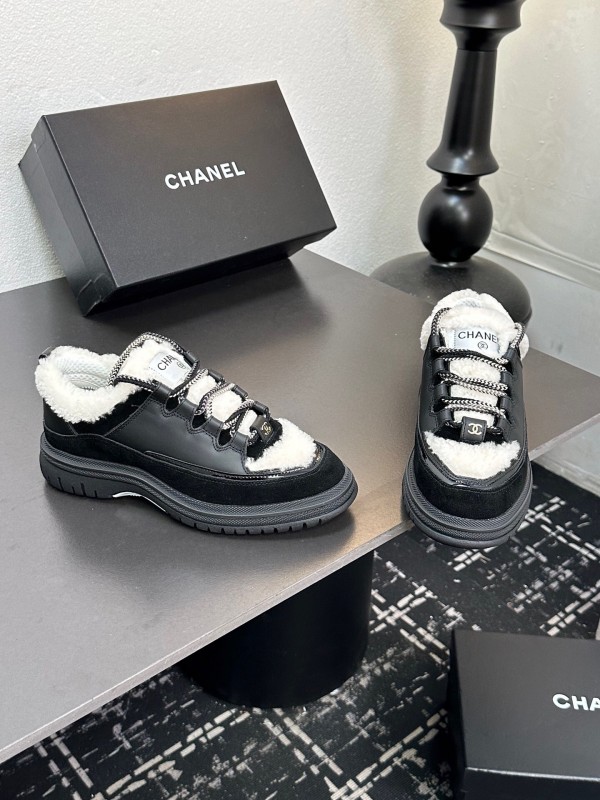 Chanel Spring/Summer 2025 Runway Thick Sole Sneakers - LY00320