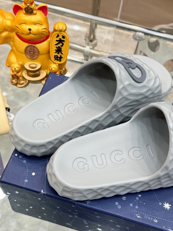 Gucci Lido Interlocking G Textured Rubber Sandals for Men - AS00170