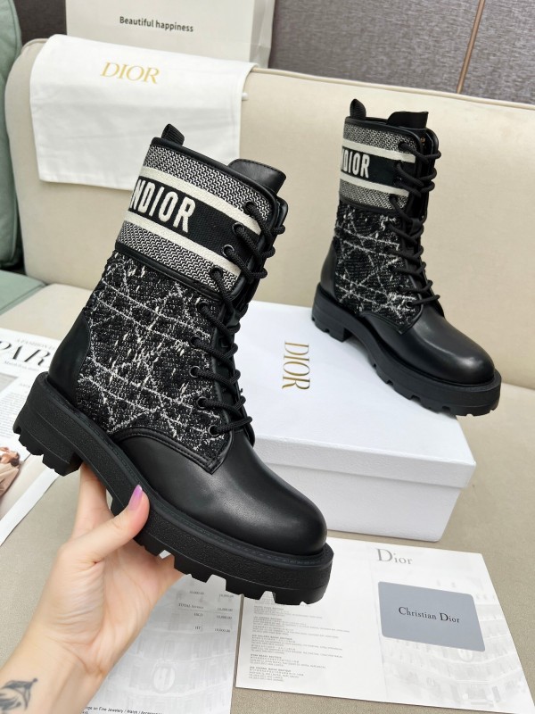 Dior Fall/Winter 2025 Retro Work Boots with Innovative Tech Embroidery - YL00350