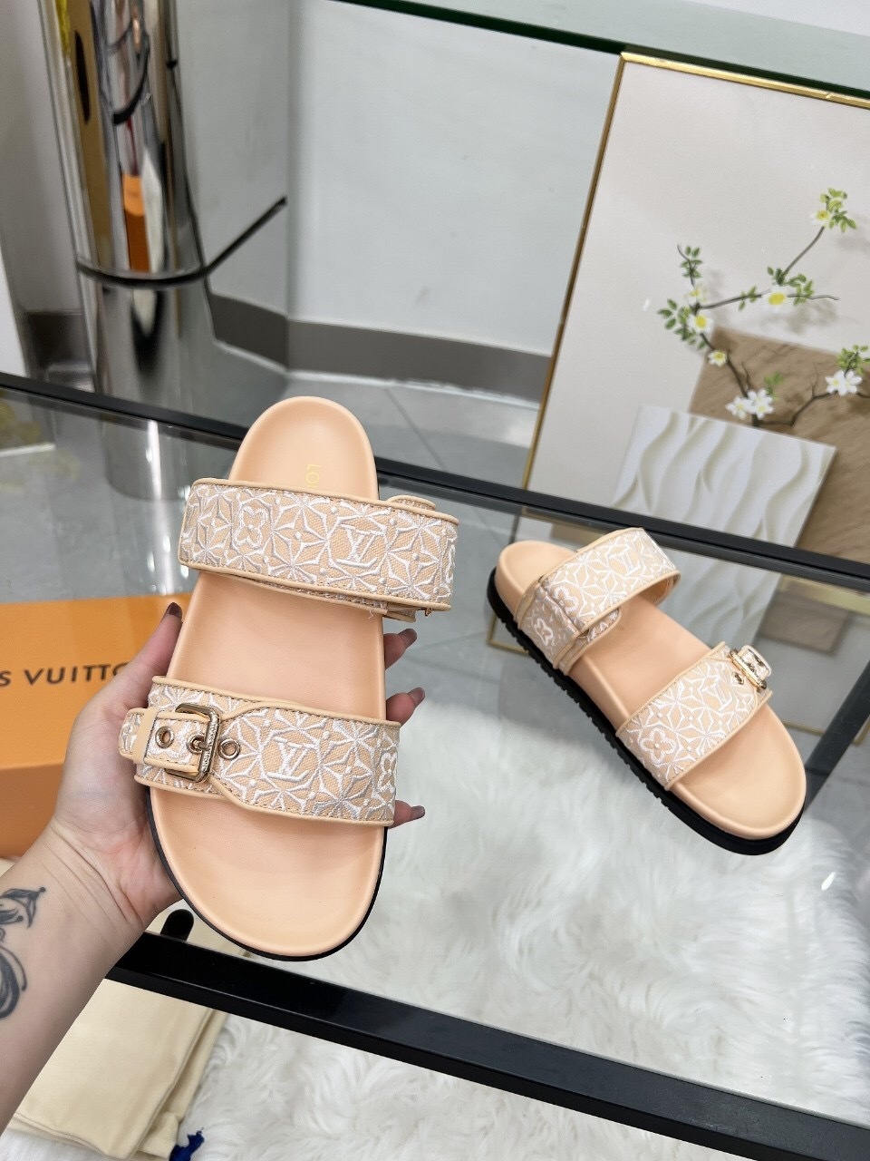 Louis Vuitton Spring/Summer 2025 New Slippers - LY00250