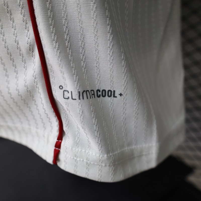 Player Version 26/27 Liverpool FC Off-White with Gold Crest  Special Edition Away Jersey