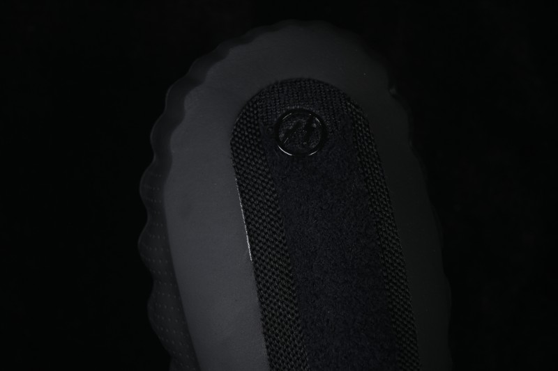 Nike Mind 001 Neuroscience Foot Massage Slippers with Reflexology Technology - IQ8502-001
