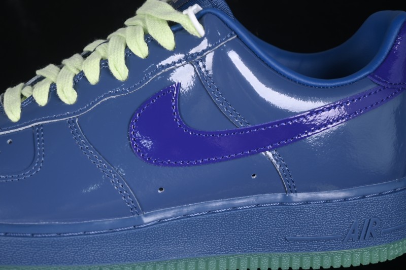 Nike Air Force 1 '07 Low Skateboarding Shoes with Full-Length Air Cushion - IO4489-400