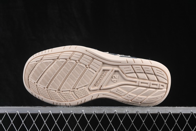 Balenciaga Hamptons Retro Casual Sneaker - WHPDN4090